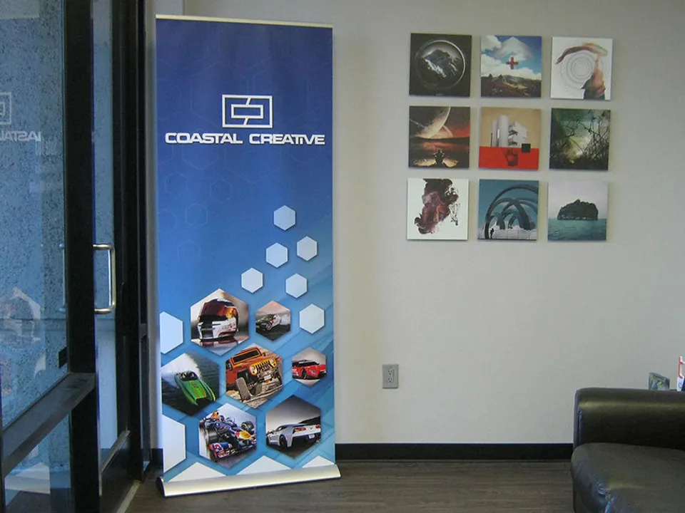 Roll-up banner stand